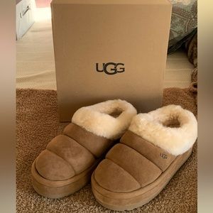 Women’s Ugg Tazzlita platform clog. NEW never worn. Size 41 (US 10). Chestnut.